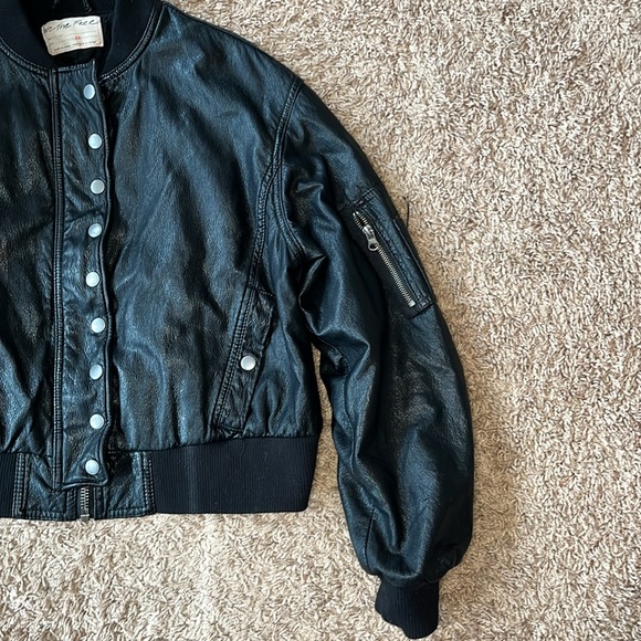 Free People Snap Out of It Vegan Leather Bomber Jacket XS - Picture 5 of 11